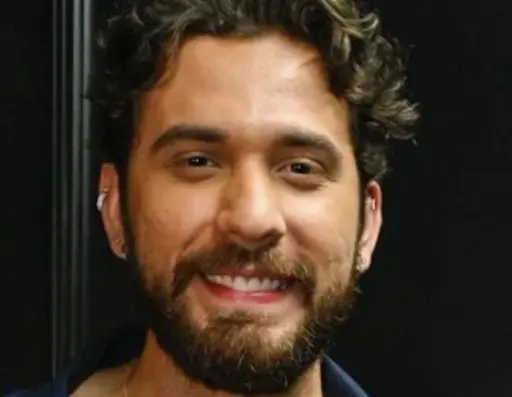 Vibre com os sucessos do sertanejo romântico de Gustavo Mioto. Ingressos aqui.